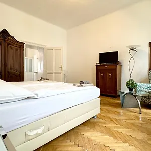Cosy Located At Famous Kutschkermarkt Appartamento Vienna